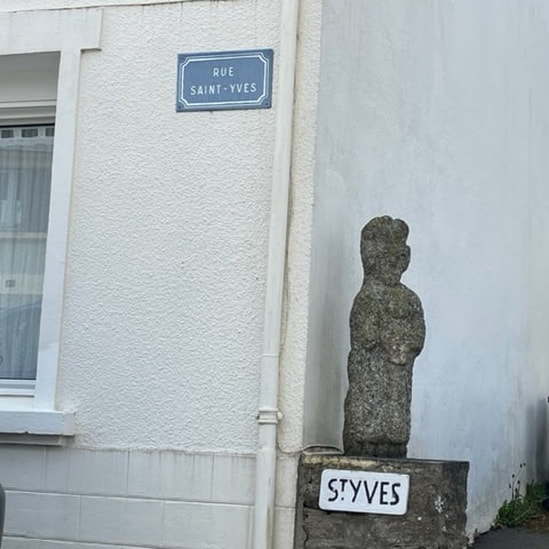 st yves finistere statue